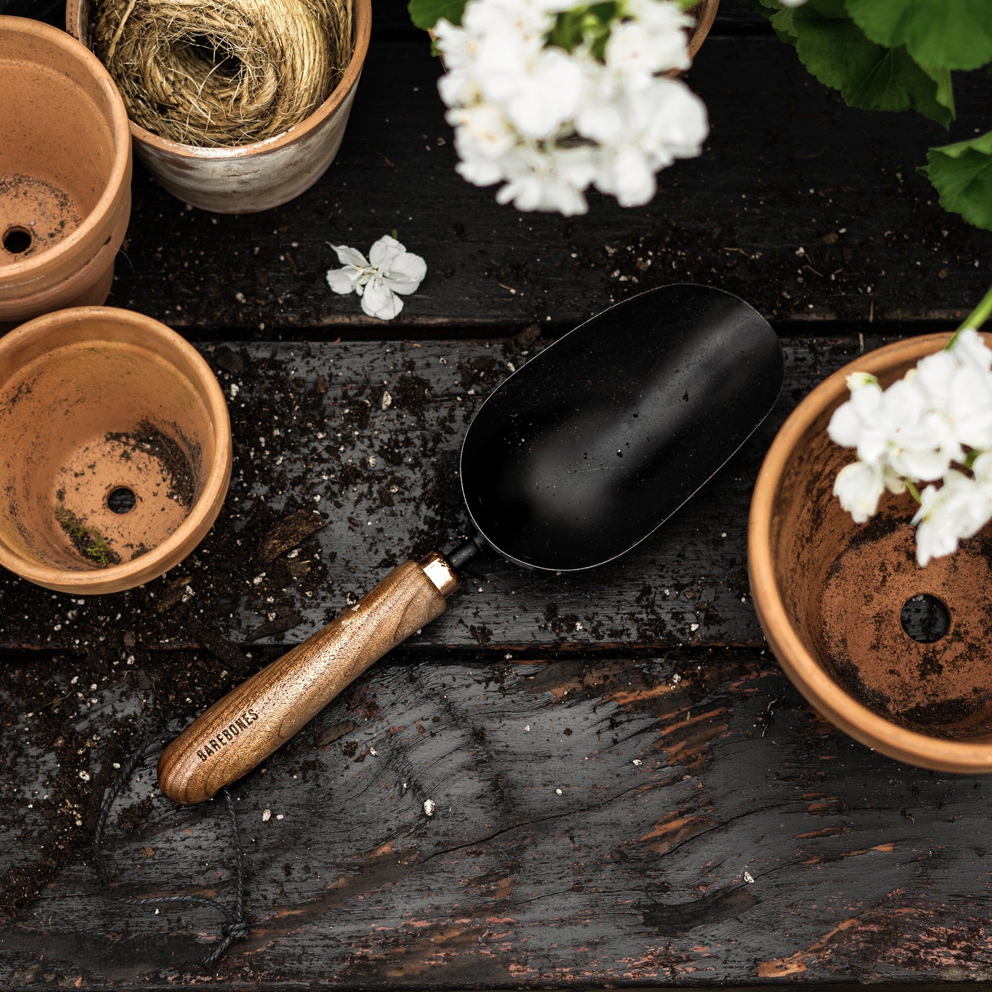 garden-scoop-06-06-GDN-092_GardenScoop_WalnutBlack_PDP_06 Garden Scoop